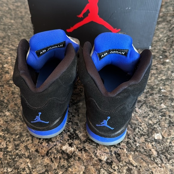 Air Jordan 5 retro Black and Blue Air Jordan Sneakers EUC 5.5Y - Picture 11 of 16